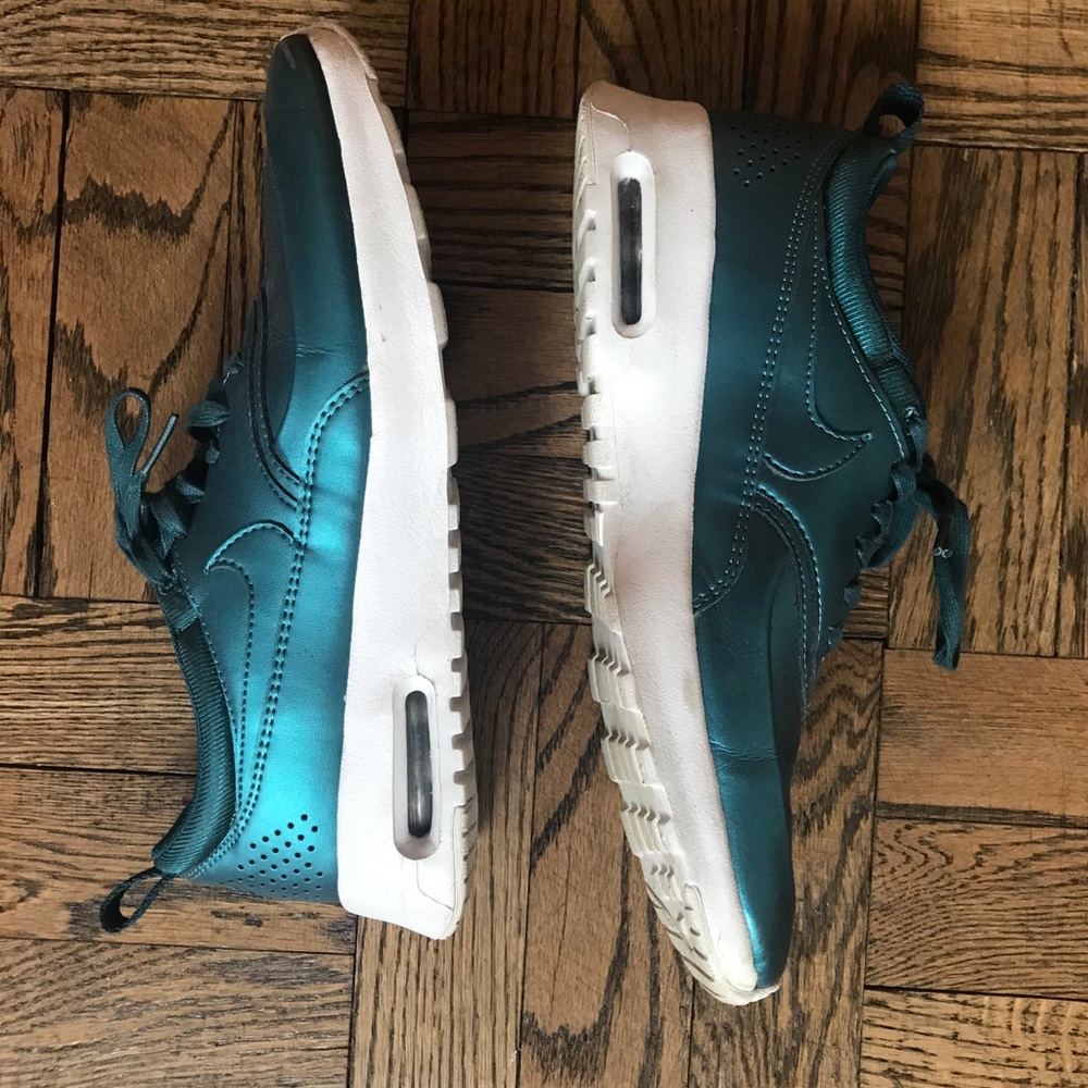Nike Airmax Thea Metallic Green 8.5